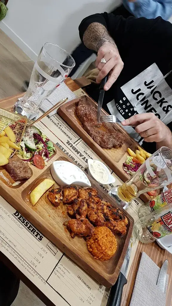 Menü_Restaurant Istanbul Saint Pierre Montlimart_Montrevault-sur-Èvre_Bild_7