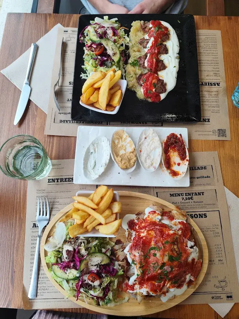 Menü_Restaurant Istanbul Saint Pierre Montlimart_Montrevault-sur-Èvre_Bild_8