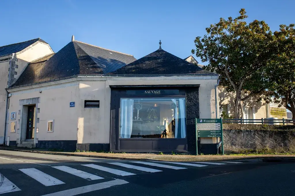 SAUVAGE_Aubance_slider_image_3