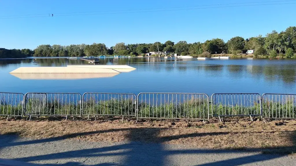 Martine Lefier_o bord du lac_Saint-Viaud_recensione