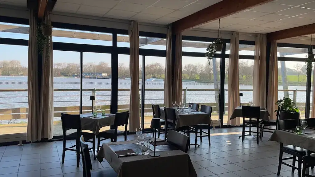 o bord du lac_Saint-Viaud_slider_image_1