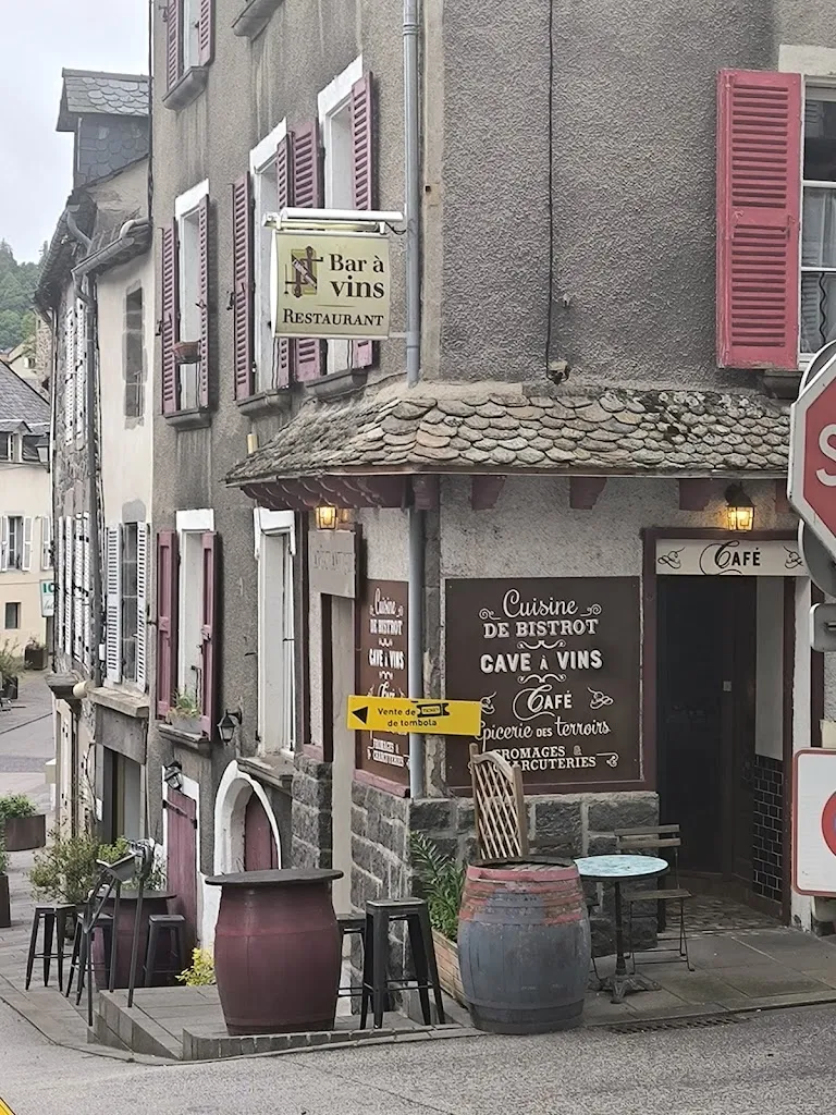 Veronique Giordana_Restaurant L'Arôme Antique cave a Vin_Murat_recensione