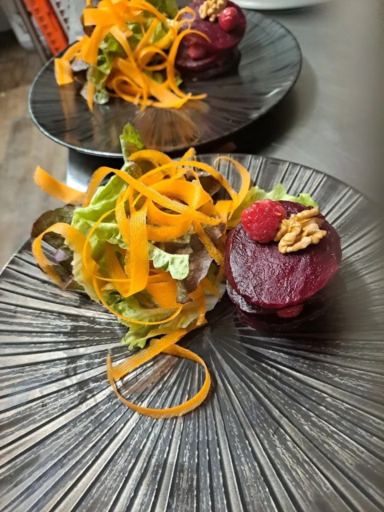 Restaurant L'Arôme Antique cave a Vin_Murat_slider_image_3