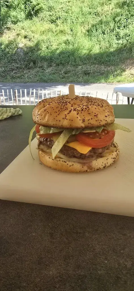 Ateepeek burger_Saint-Vincent-sur-Graon_slider_image_2