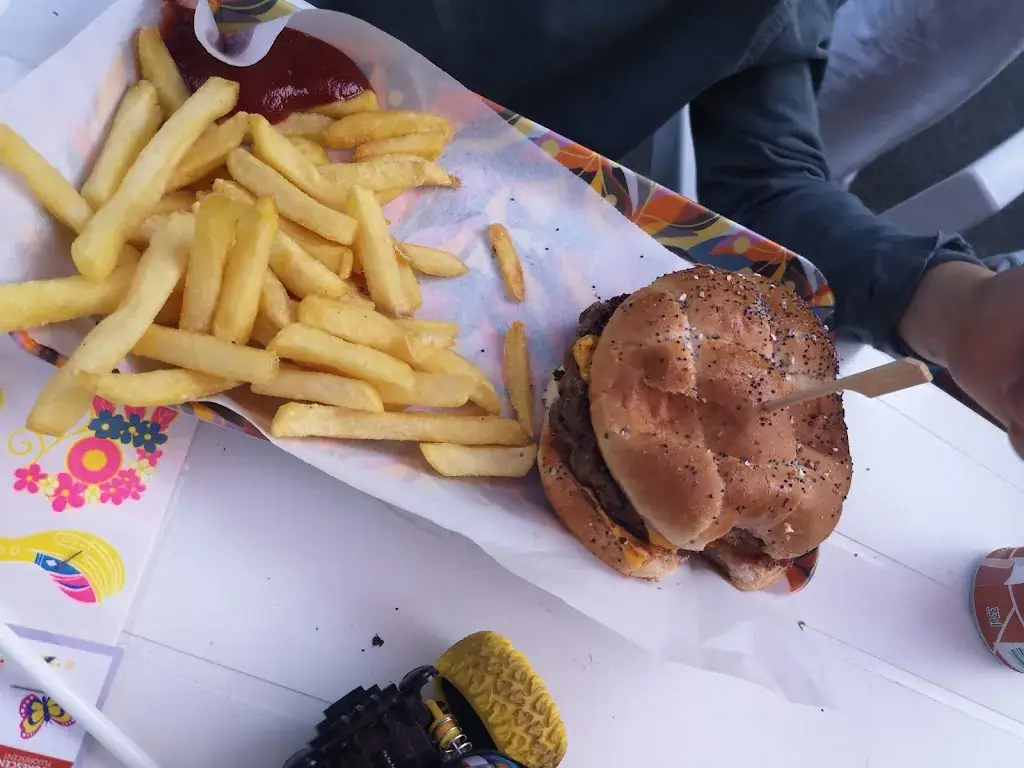 Ateepeek burger_Saint-Vincent-sur-Graon_slider_image_3