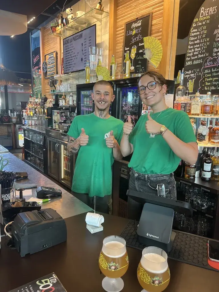 Swan Lemarié_The Dog Bowl_Sainte-Anne-sur-Brivet_review