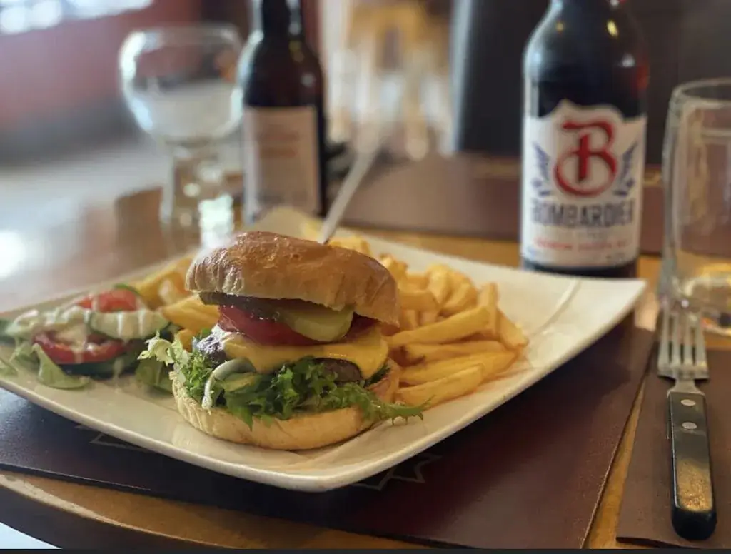 Le Pub Des Halles_Sainte-Hermine_slider_image_2