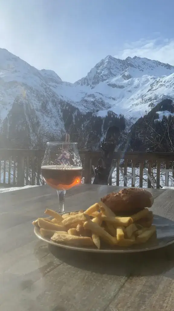 Decroo Jessie_The White Lounge_Sainte-Foy-Tarentaise_review