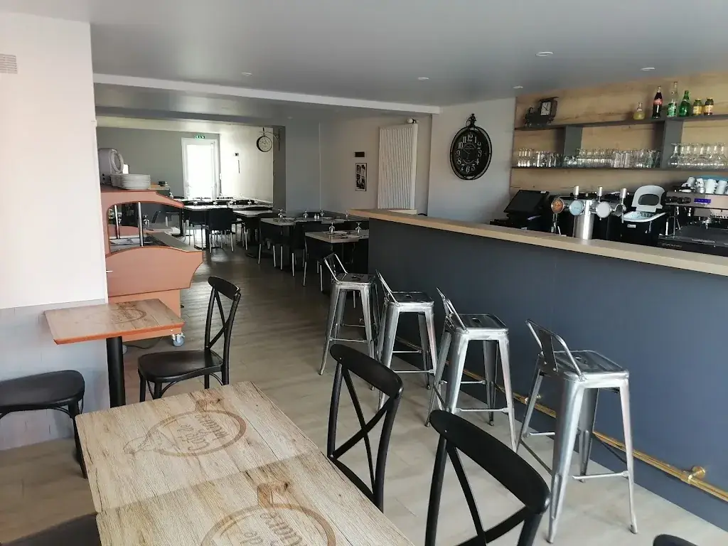 Restaurant Café de la Gare_Sainte-Pazanne_slider_image_3