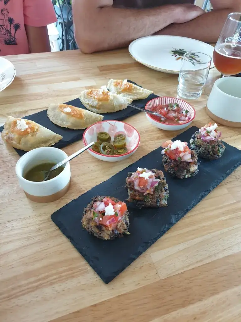 Cécile Mérigard_La Station, Café-restaurant en gare_Sainte-Pazanne_review