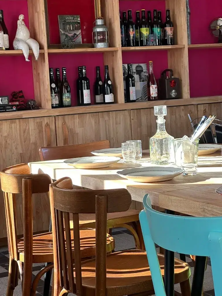 La Station, Café-restaurant en gare restaurant in Sainte-Pazanne