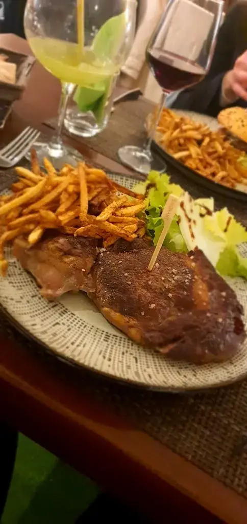 Cécile GAUTHIER_Le Basilic - Restaurant / Bar_Saligny_recensione