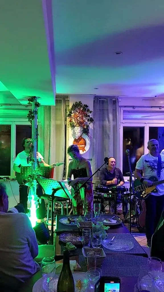 Le Basilic - Restaurant / Bar_Saligny_slider_image_2