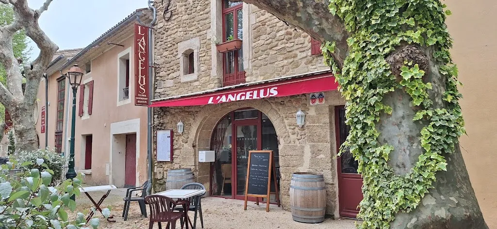 L'Angelus restaurant in Sainte-Cécile-les-Vignes