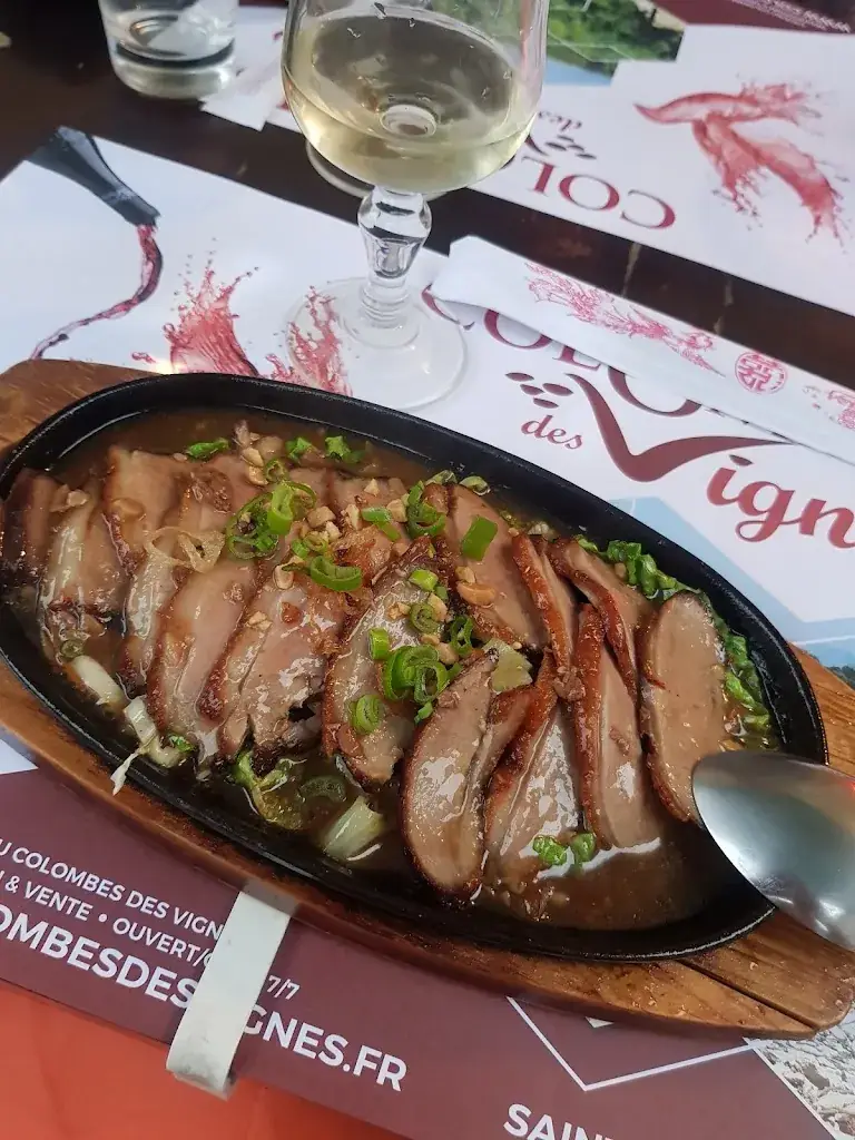 Restaurant A DONG_Sainte-Cécile-les-Vignes_slider_image_3