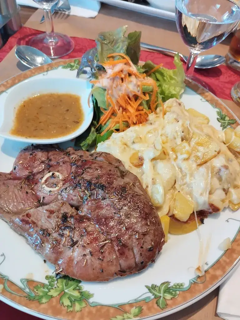 Le Relais Des Trois Rochers_Murat_slider_image_3