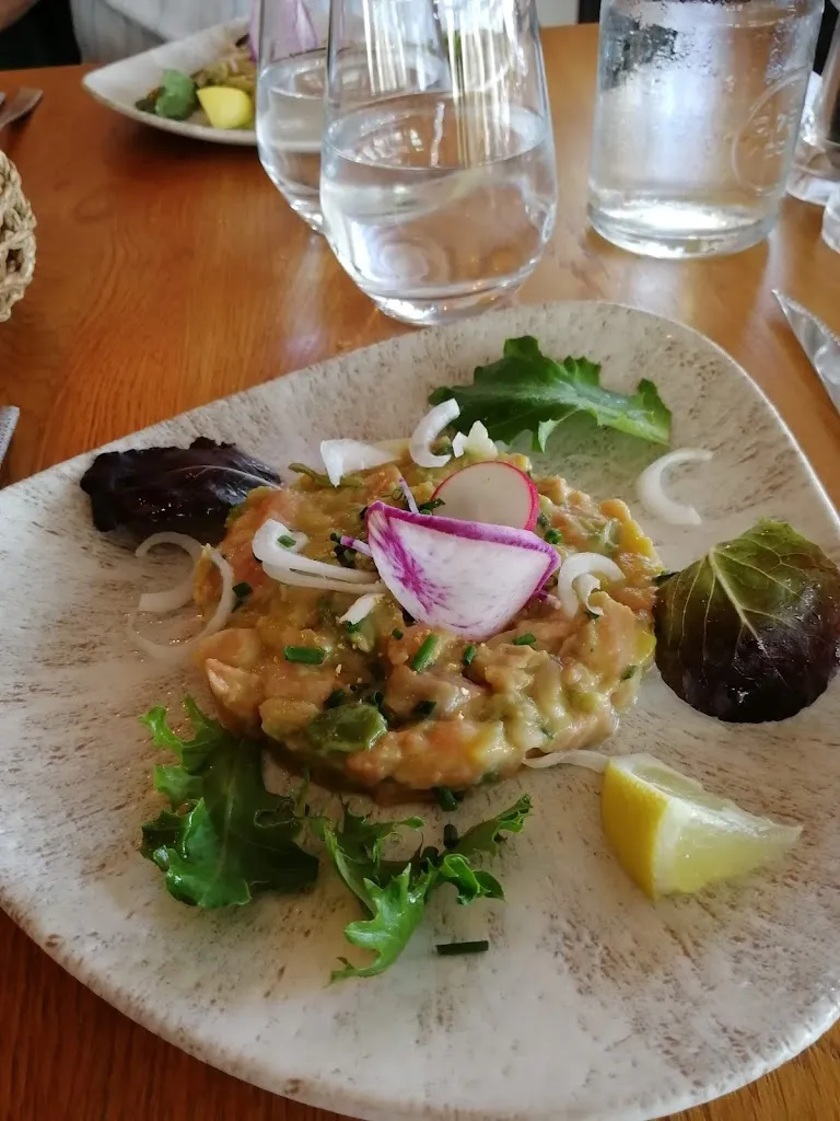 Brigitte Rubanbleu_La Cabane_Sucé-sur-Erdre_review