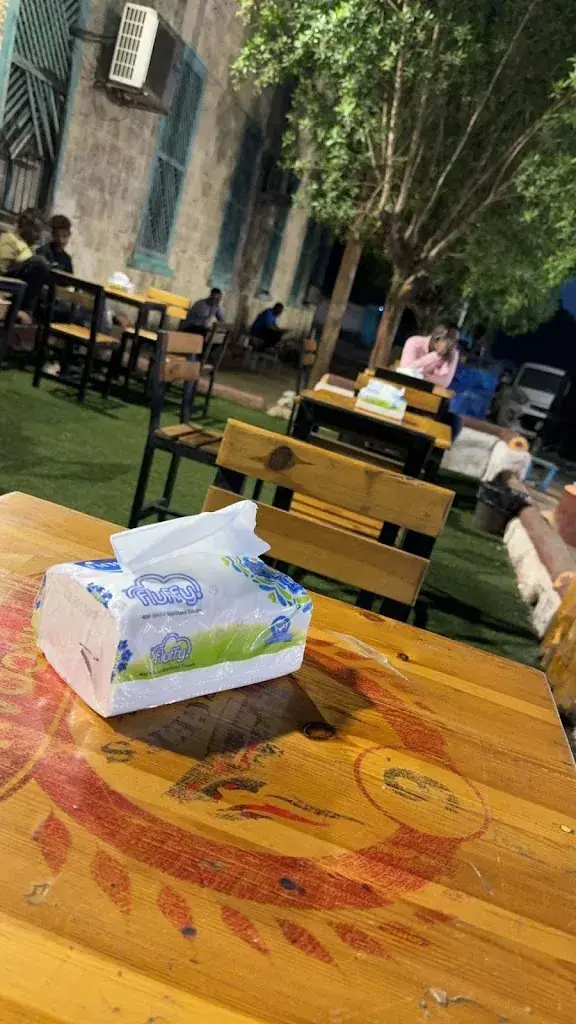 Ehab Alhaj_Charcoal's Burgers_Sudan_review