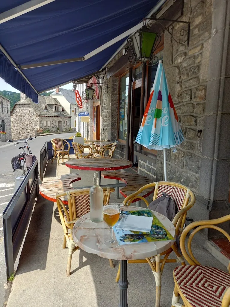 Maurits_Lou Plo_Neuvéglise-sur-Truyère_review