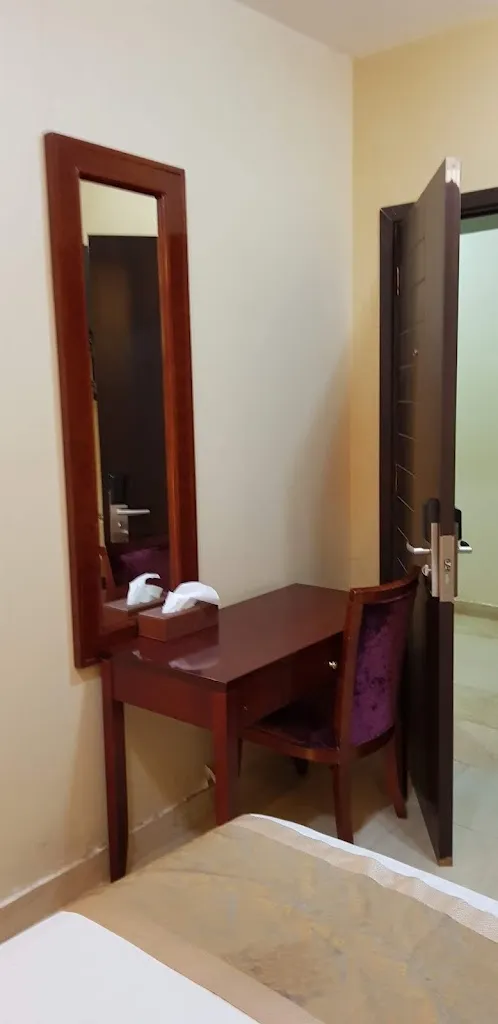 Vadym Pukavskyi_Crimson Lights_Sudan_review