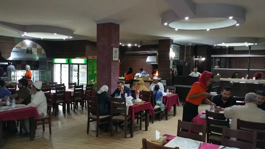 Paul Kroopkin_Topkapi Restaurant_Sudan_recensione