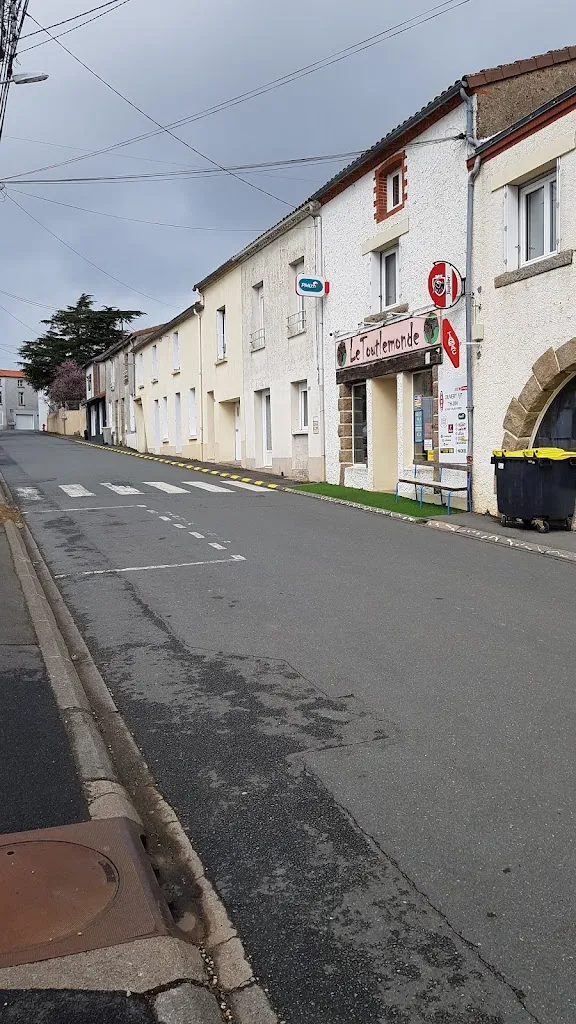 Tabac Bar Le Toutlemonde_Toutlemonde_slider_image_2