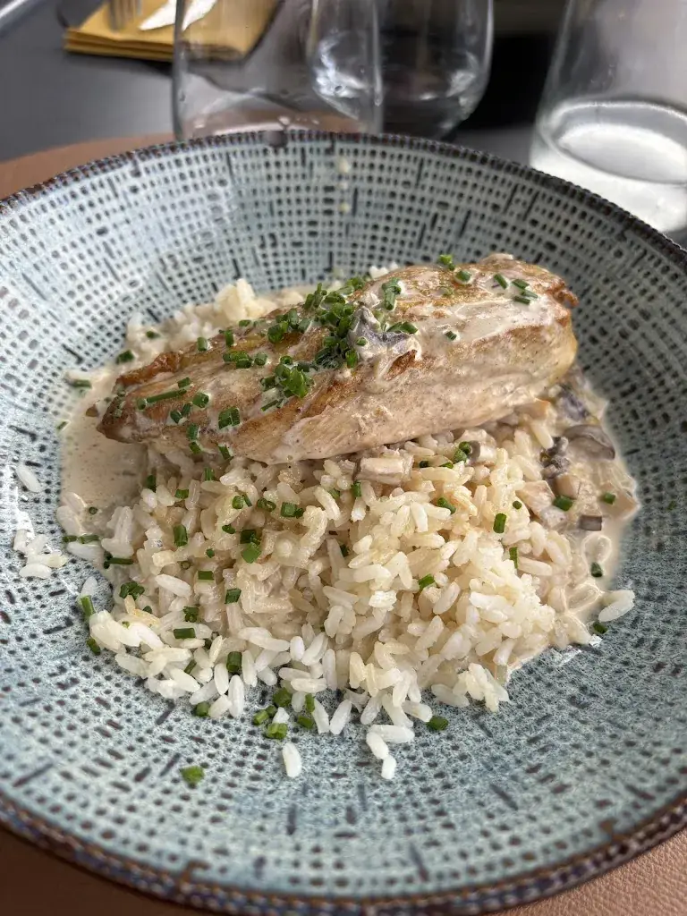 Hélène BERNUGAT_Restaurant Le Midi Libre_Trélazé_review