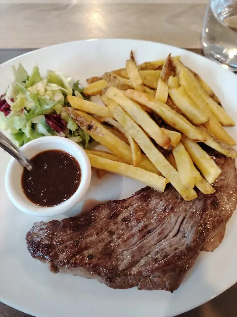 Clarisse Bourasseau_Chez Poupou_Treize-Septiers_review