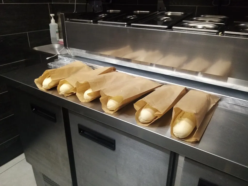 Le Brixton Cafe restaurant in Treize-Septiers