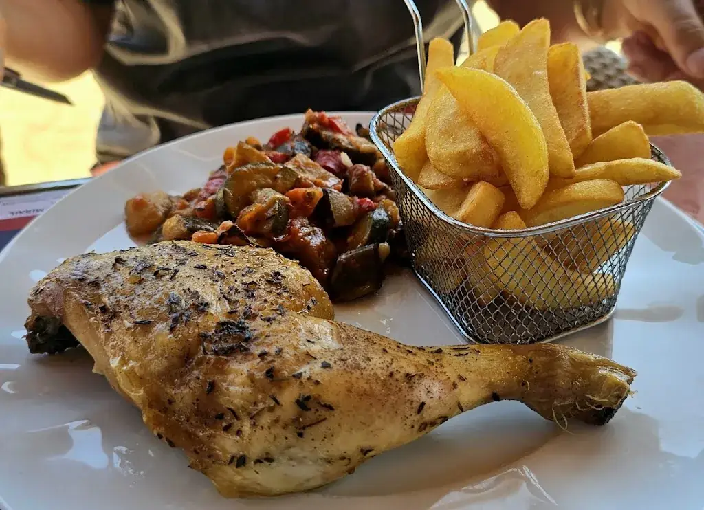 Le Chalet du Lac - 72160 TUFFE restaurant in Chéronne