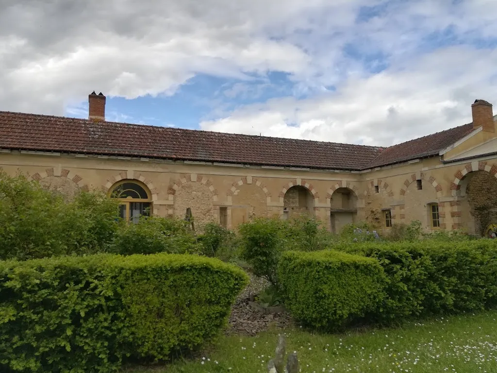 Abbey Tuffé_Chéronne_slider_image_2