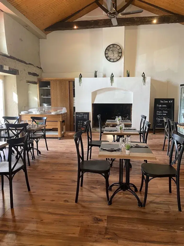 L’entre-Deux Restaurant in Venansault