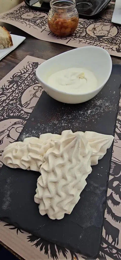 Martlet_Trois Sifflets_Vevey_review