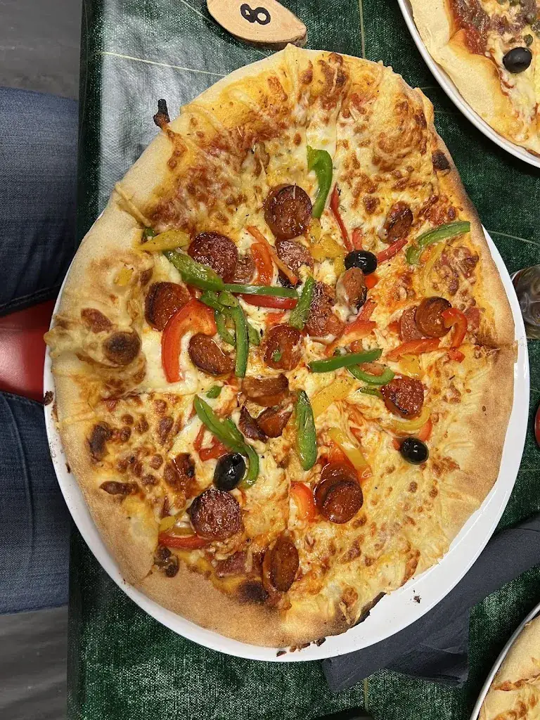 Marcel Molendijk_PlZZ'ARMADA_Moûtiers_review