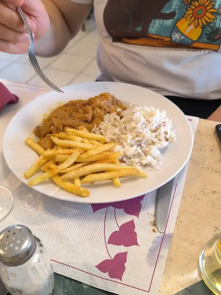 Sandrine Hanras_La Bonne Etape_Saint-Paul-du-Bois_review