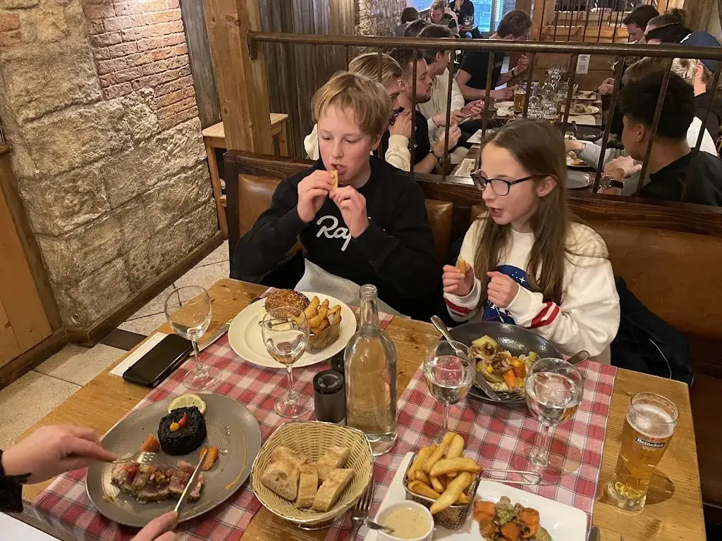 Bryn Guest_Auberge De Savoie_Moûtiers_recensione