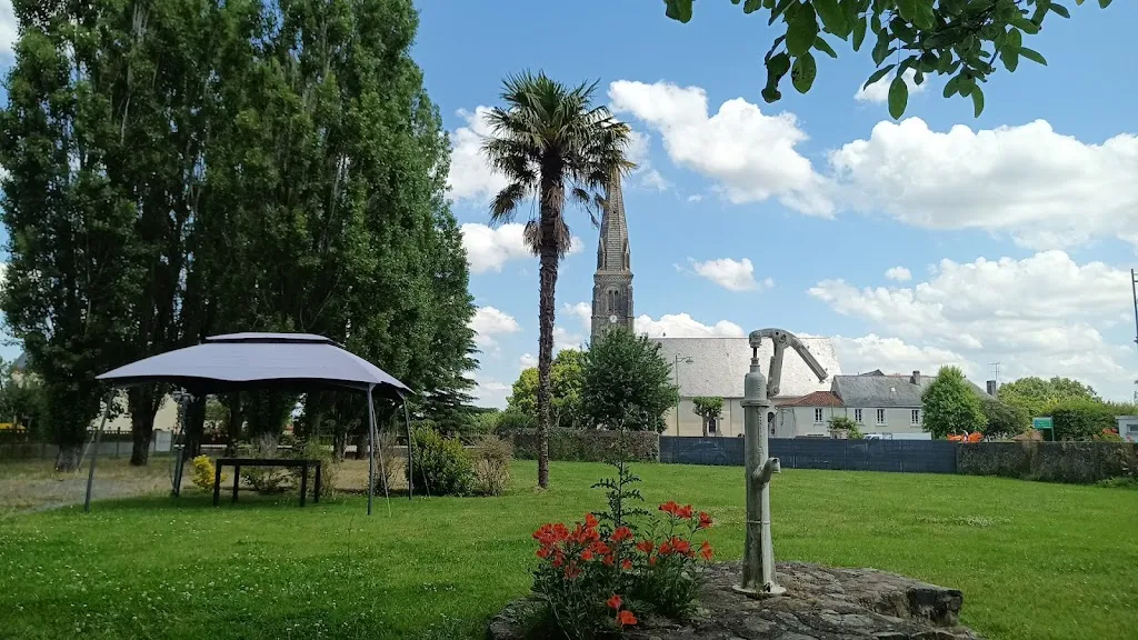 Matheo Lefort_L'entracte, resto guinguette chambres d'hôtes_Saint-Paul-du-Bois_avis