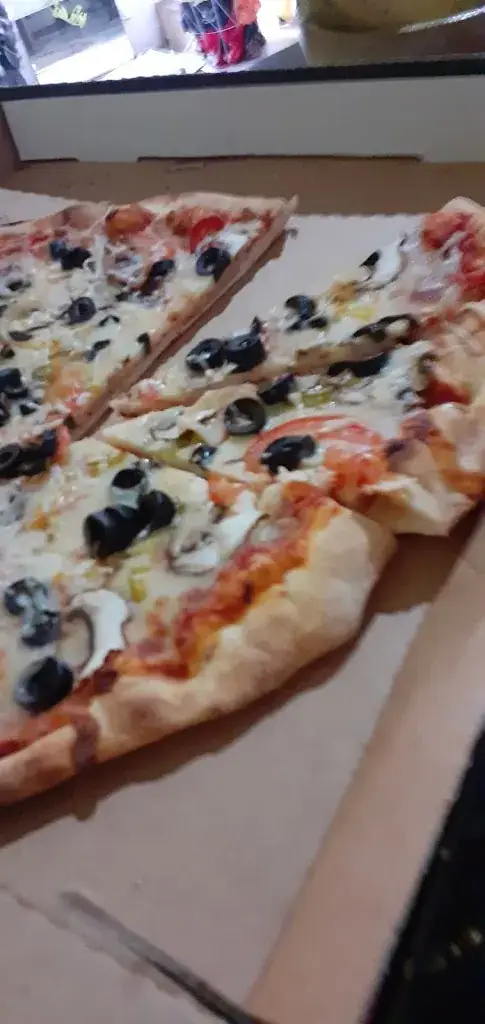 Céline Bernard_Pizza Kebab d'Aladin_Lys-Haut-Layon_review