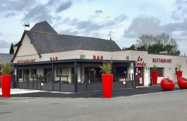 La Ronde Bar restaurant in Vivy