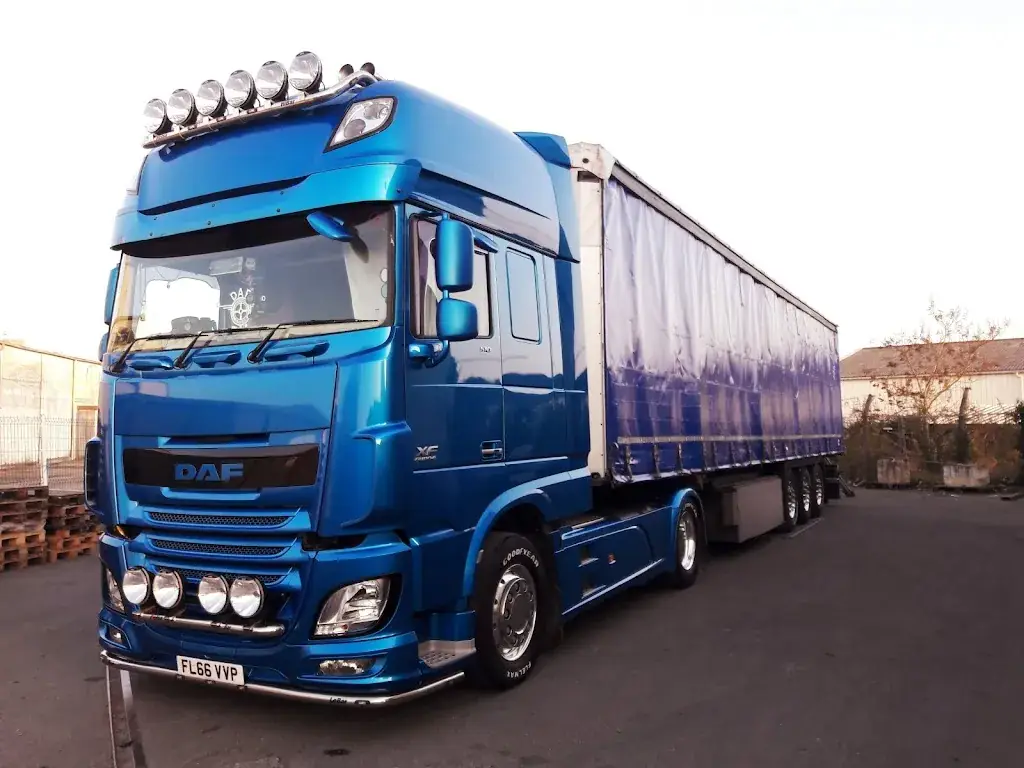 David Hewitt_Relais de la Ronde_Vivy_review