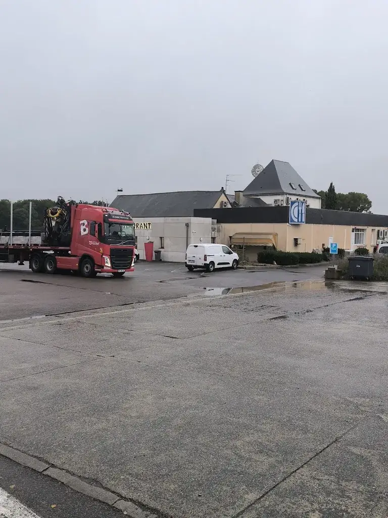 Relais de la Ronde_Vivy_slider_image_3