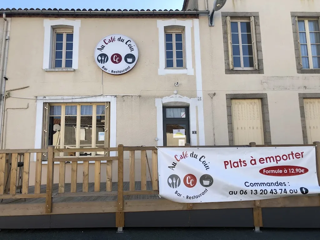 Au café du coin_Yzernay_slider_image_2