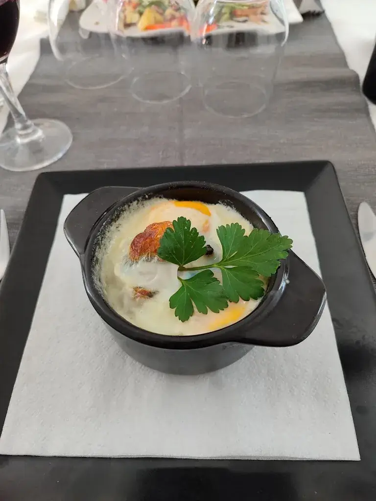 Mathieu CONSTANTIN_Au P'tit Couvent_Alleins_reseña