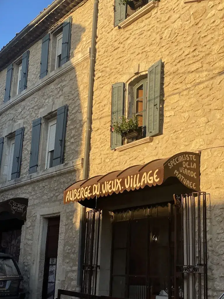 Auberge du Vieux Village restaurant in Mallemort