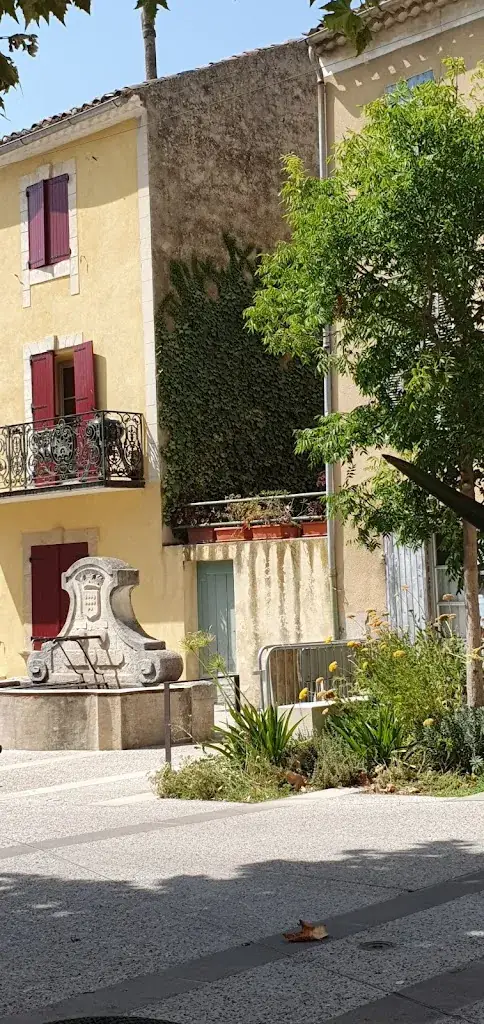 Dirk Knip_Cafe du Commerce_Alleins_review