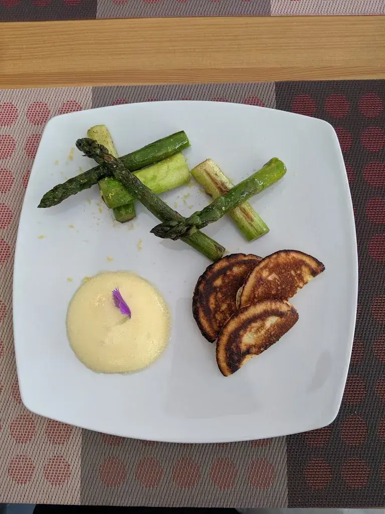 Jonathan Hackett_LE BON TEMPS_Sénas_Bewertung