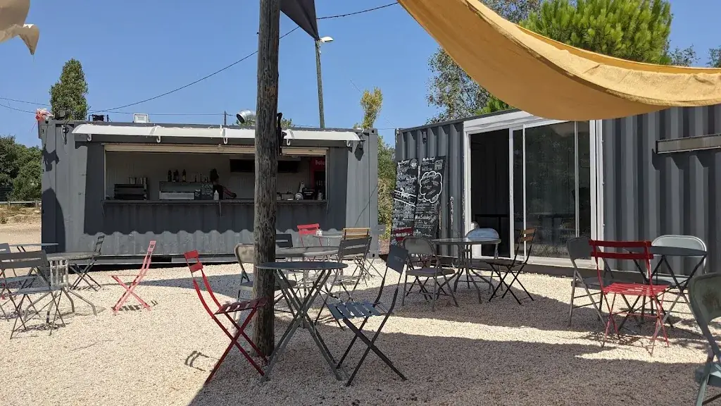 Nicolas A._Central Perk Allauch_Allauch_review