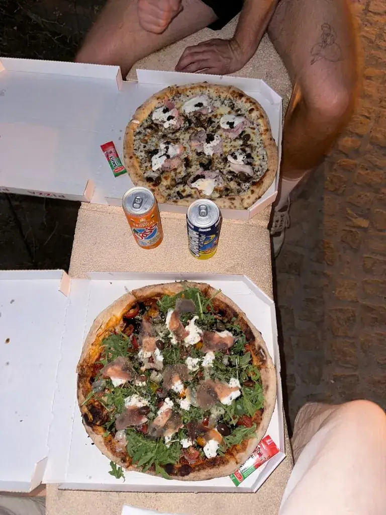 Ann-Marie La Vitola_La Pizza du Moulin_Allauch_review