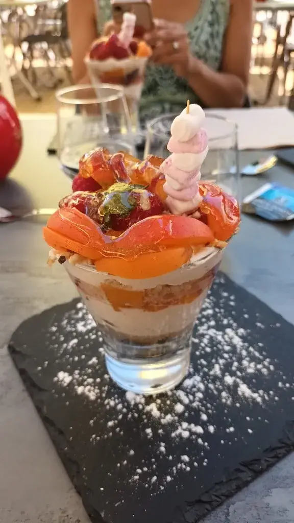 Le Grand Café_Néris-les-Bains_slider_image_3