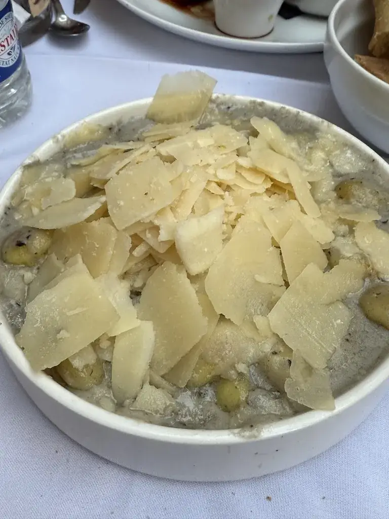 Haya Yehia_AREV_Aix-en-Provence_review